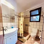 Thalassia Apartament *